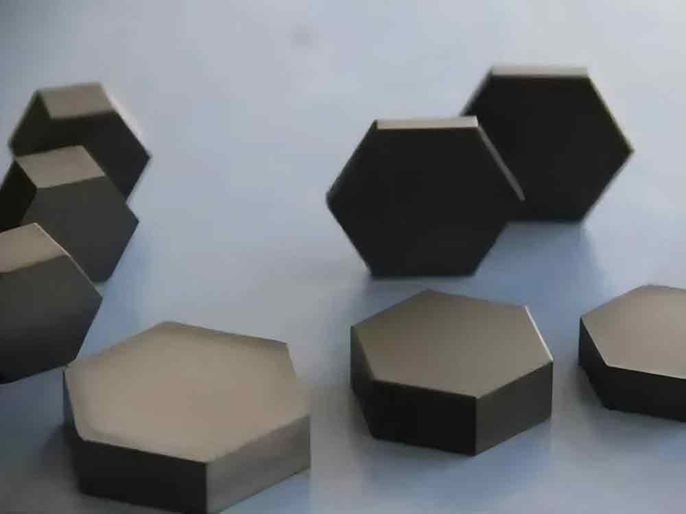 Vitrified bond diamond wheel is used for grinding Boron carbide coated armor. It is high grinding efficiency and long service life, and it is one of the best choice for grinding Boron carbide coating.